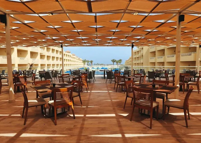 Amwaj Club Abu Soma 4*