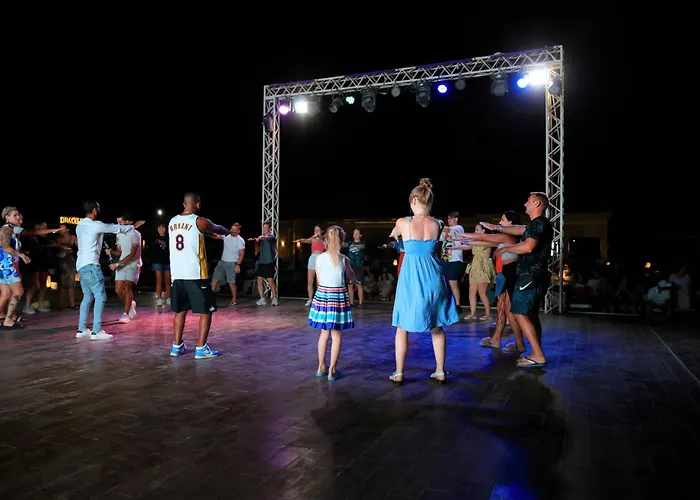 אתר נופש Amwaj Club Abu Soma