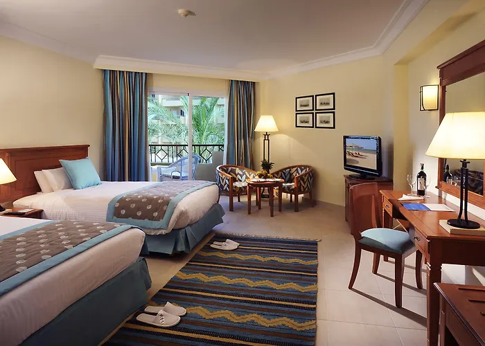 אתר נופש Amwaj Club Abu Soma 4*